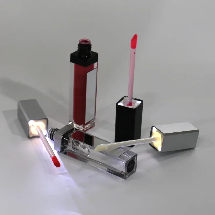 Lip Gloss with Led Light and M - Led Mouth Tray recension och pris